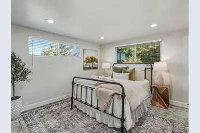 6851 S 2300 E, Cottonwood Heights, UT 84121 - Photo 21