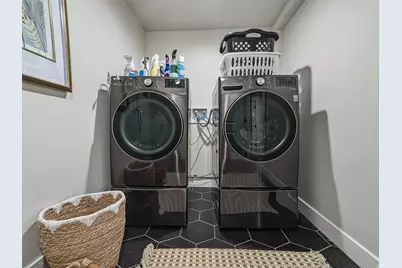 6851 S 2300 E, Cottonwood Heights, UT 84121 - Photo 41