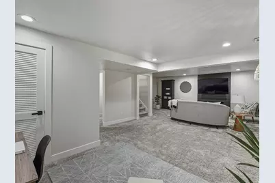 6851 S 2300 E, Cottonwood Heights, UT 84121 - Photo 35