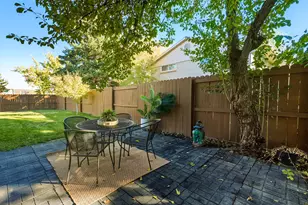 6851 S 2300 E, Cottonwood Heights, UT 84121 - Photo 43