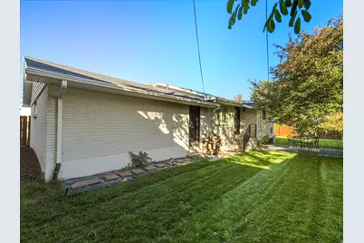 6851 S 2300 E, Cottonwood Heights, UT 84121 - Photo 45