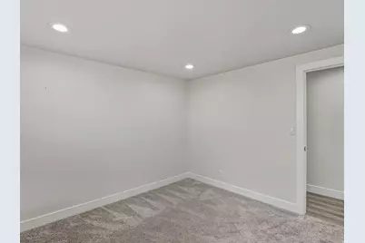 6851 S 2300 E, Cottonwood Heights, UT 84121 - Photo 27