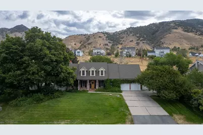 1050 S Grandview Dr E, Providence, UT 84332 - Photo 3