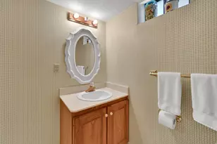 1763 E Herbert S, Salt Lake City, UT 84108 - Photo 47