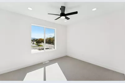 252 N Main St, Bountiful, UT 84010 - Photo 29