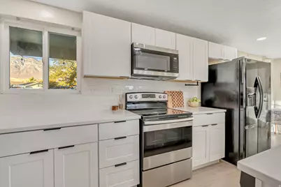 37 S Eastwood Dr, Orem, UT 84097 - Photo 3