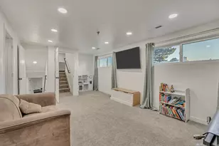 37 S Eastwood Dr, Orem, UT 84097 - Photo 13