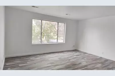 555 N Starcrest Dr #B28, Salt Lake City, UT 84116 - Photo 3