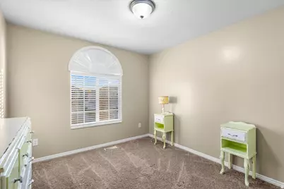 952 W Foxboro Dr, North Salt Lake, UT 84054 - Photo 11