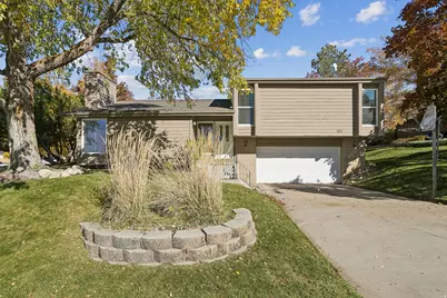 957 Chelsea Dr E, Bountiful, UT 84010 - Photo 1