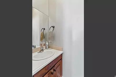 1542 E 925 S, Clearfield, UT 84015 - Photo 11