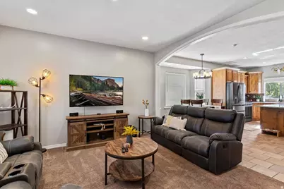 1542 E 925 S, Clearfield, UT 84015 - Photo 3