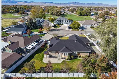 9909 S Dream Cir W, South Jordan, UT 84095 - Photo 15