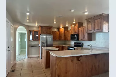 266 W Lagoon St, Roosevelt, UT 84066 - Photo 15