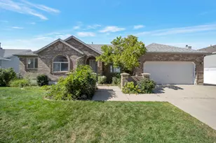 11922 S Bluff View Dr, Sandy, UT 84092 - Photo 1