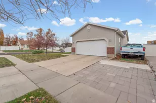 5803 S Impressions Dr, Kearns, UT 84118 - Photo 5