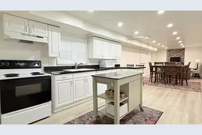 1612 E Hidden Valley Rd, Sandy, UT 84092 - Photo 17