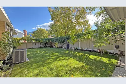 1612 E Hidden Valley Rd, Sandy, UT 84092 - Photo 25