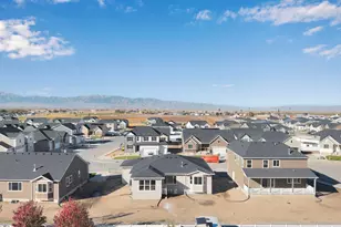 8638 N Halloran Ct, Lake Point, UT 84074 - Photo 33