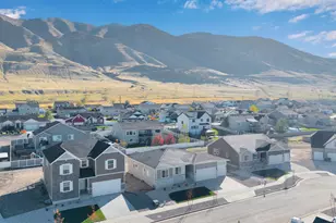 8638 N Halloran Ct, Lake Point, UT 84074 - Photo 31