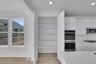 8638 N Halloran Ct, Lake Point, UT 84074 - Photo 9