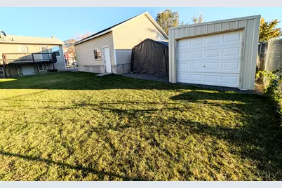 2205 N 700 W, Harrisville, UT 84414 - Photo 9