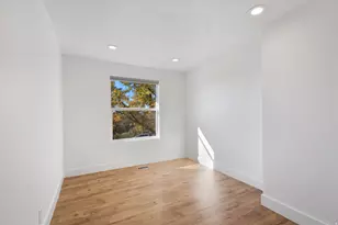 9977 S Lannae Dr E, Sandy, UT 84094 - Photo 17