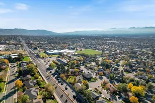 9977 S Lannae Dr E, Sandy, UT 84094 - Photo 3