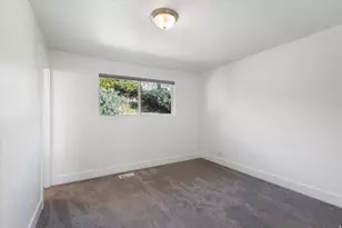 9977 S Lannae Dr E, Sandy, UT 84094 - Photo 19