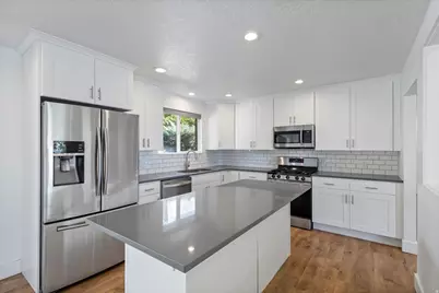 9977 S Lannae Dr E, Sandy, UT 84094 - Photo 5