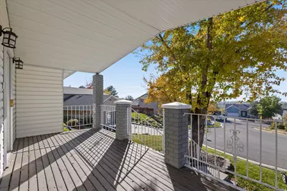 9977 S Lannae Dr E, Sandy, UT 84094 - Photo 29