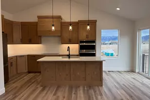 336 E Pear St, Grantsville, UT 84029 - Photo 7