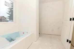 28 N 100 E, Hyrum, UT 84319 - Photo 5