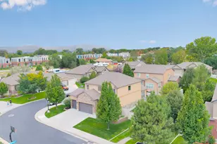 10338 S Venenzia Way, South Jordan, UT 84095 - Photo 3