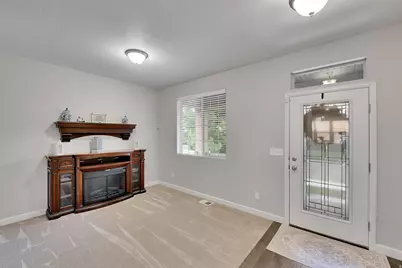 10338 S Venenzia Way, South Jordan, UT 84095 - Photo 7