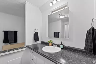 2875 N Hill Field Rd #17, Layton, UT 84041 - Photo 11