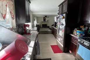 3045 E 7110 S, Cottonwood Heights, UT 84121 - Photo 7