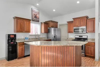 4042 E Yakima Way, Eagle Mountain, UT 84005 - Photo 7