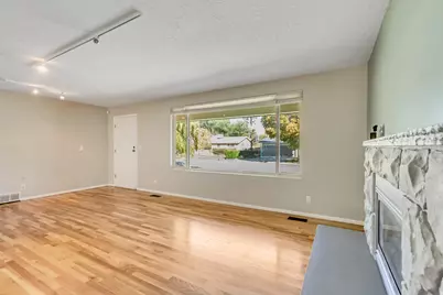 112 E 7420 S, Midvale, UT 84047 - Photo 5