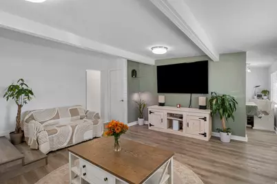 10165 S Zinnia Way, Sandy, UT 84094 - Photo 9