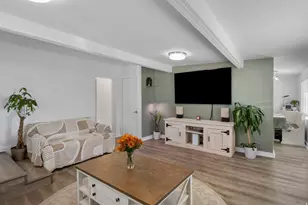 10165 S Zinnia Way, Sandy, UT 84094 - Photo 9