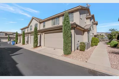 1907 E Holiday Ln, Washington, UT 84780 - Photo 5