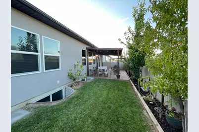 394 W Parkway Dr S, Kaysville, UT 84037 - Photo 39