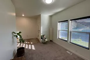 394 W Parkway Dr S, Kaysville, UT 84037 - Photo 3