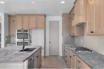 34 S Preston St, Kaysville, UT 84037 - Photo 13