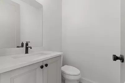 34 S Preston St, Kaysville, UT 84037 - Photo 9