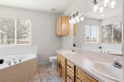 5335 W 5500 S, Hooper, UT 84315 - Photo 15