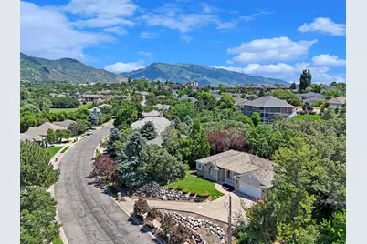 889 E Ben Lomond Ave S, South Ogden, UT 84403 - Photo 31