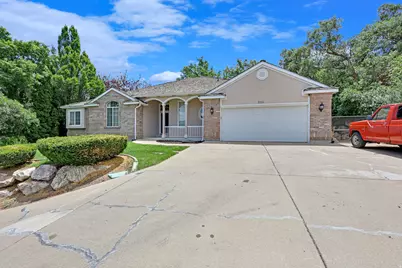 889 E Ben Lomond Ave S, South Ogden, UT 84403 - Photo 1