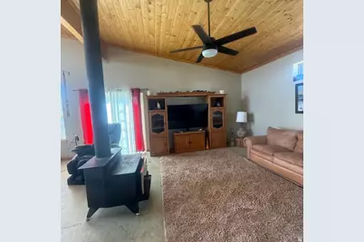 256 S 300 E, Blanding, UT 84511 - Photo 15